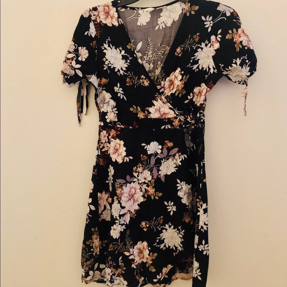 Women’s Tilly’s Floral Sky & Sparrow Wrap Dress